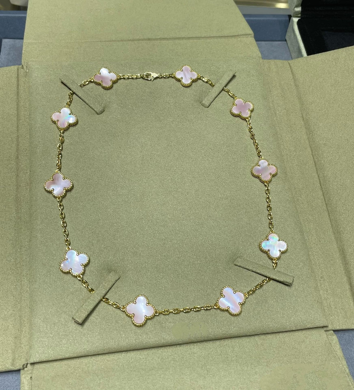 Van Cleef & Arpels CLOVER 10 MOTIF PINK MOP