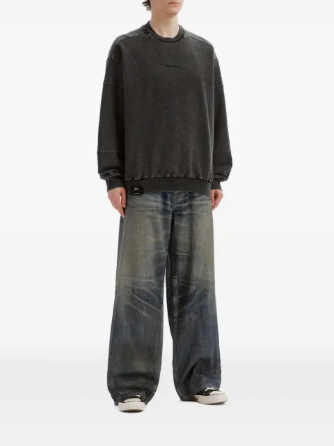 izzue logo-embroidered acid-wash sweater