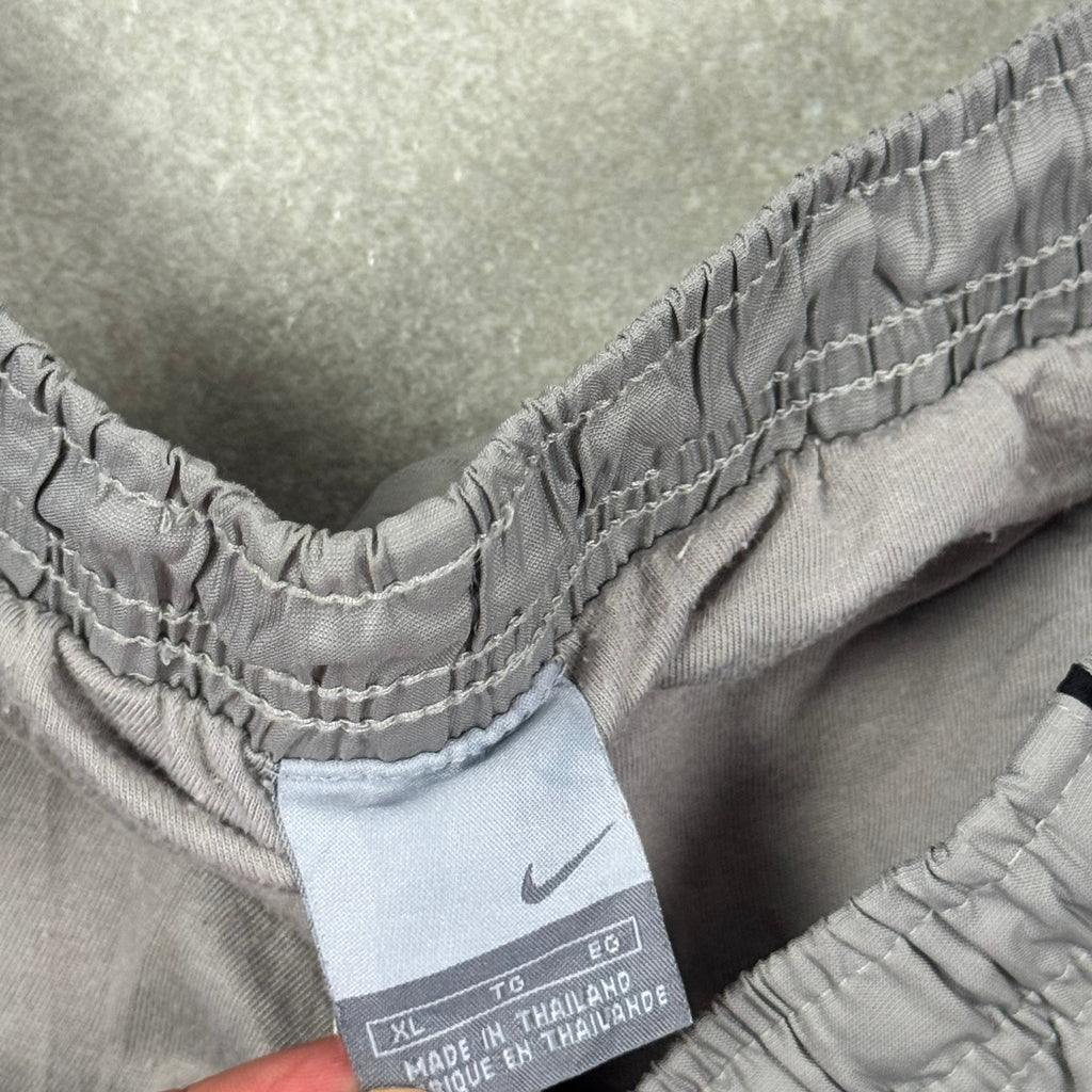 Vintage Nike Trackpants (XL)
