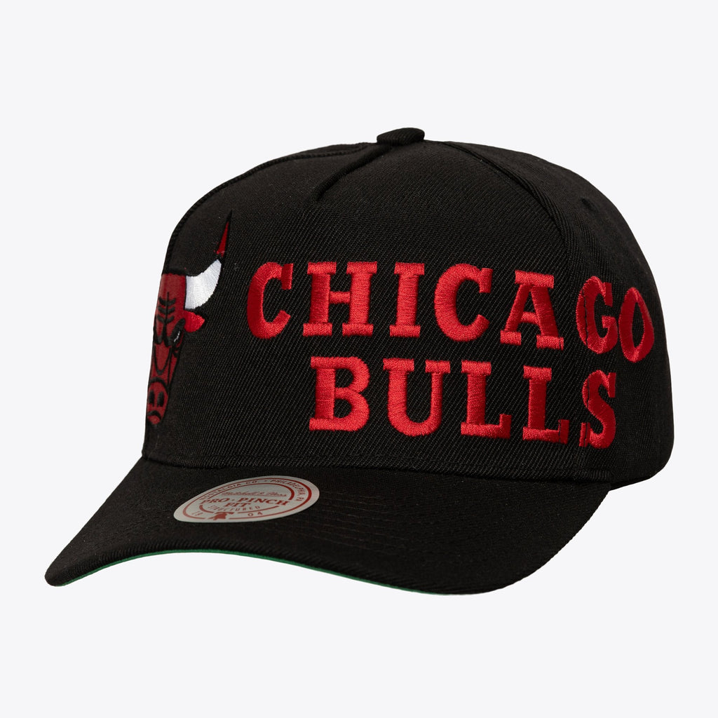 M&N NBA Busted Pro Snapback Chicago Bulls