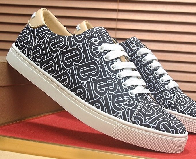 Burberry Black & Gray Patterned Low-Top Sneakers