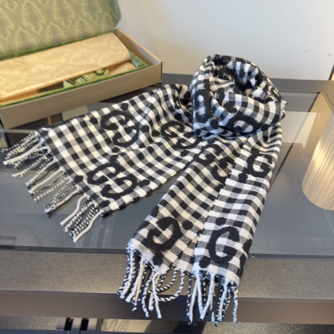 Gucci Black & White Check Scarf