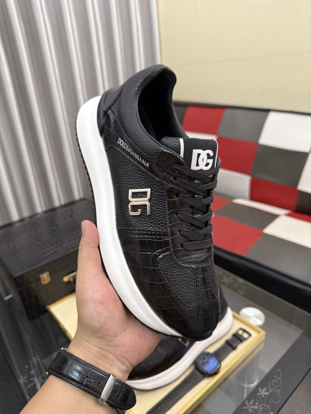 Dolce & Gabbana Metallic DG Logo Low-Top Sneakers