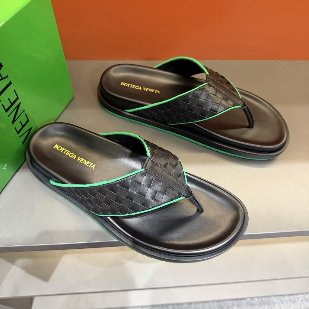 Bottega Veneta Men's Black & Green Thong Sandals
