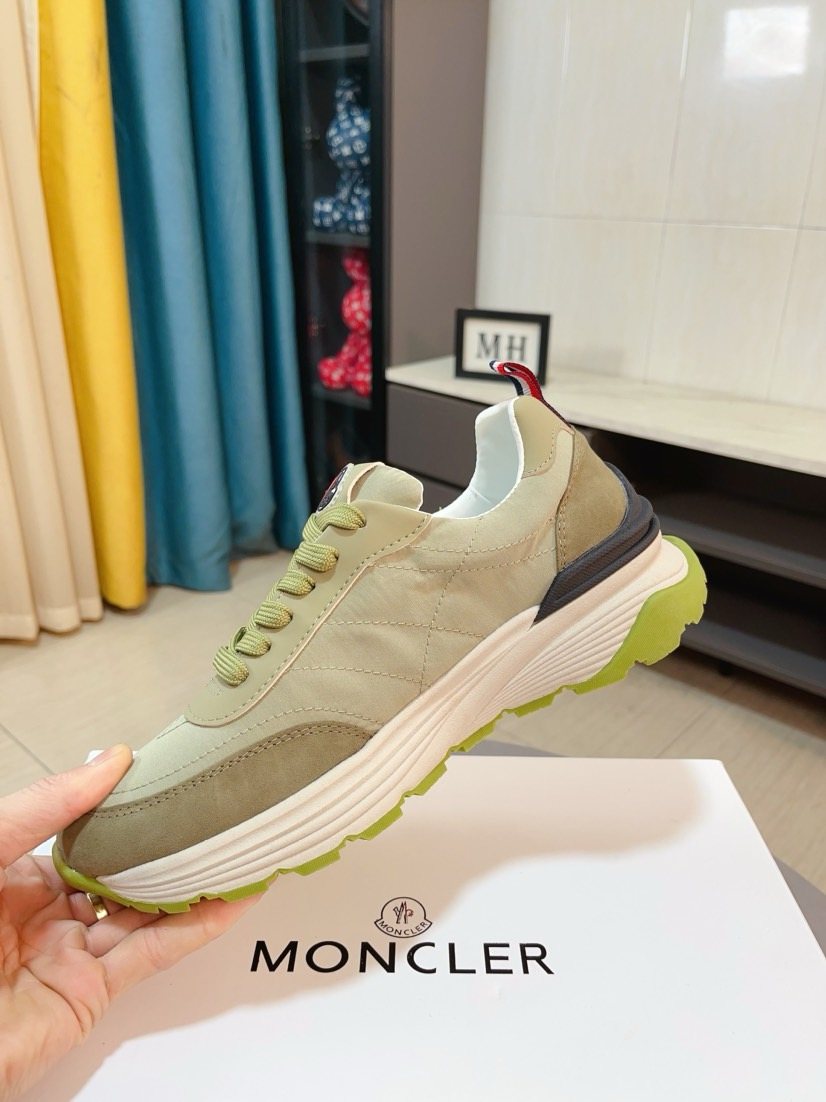 Moncler Men's Black and Charcoal Low-Top Sneakers