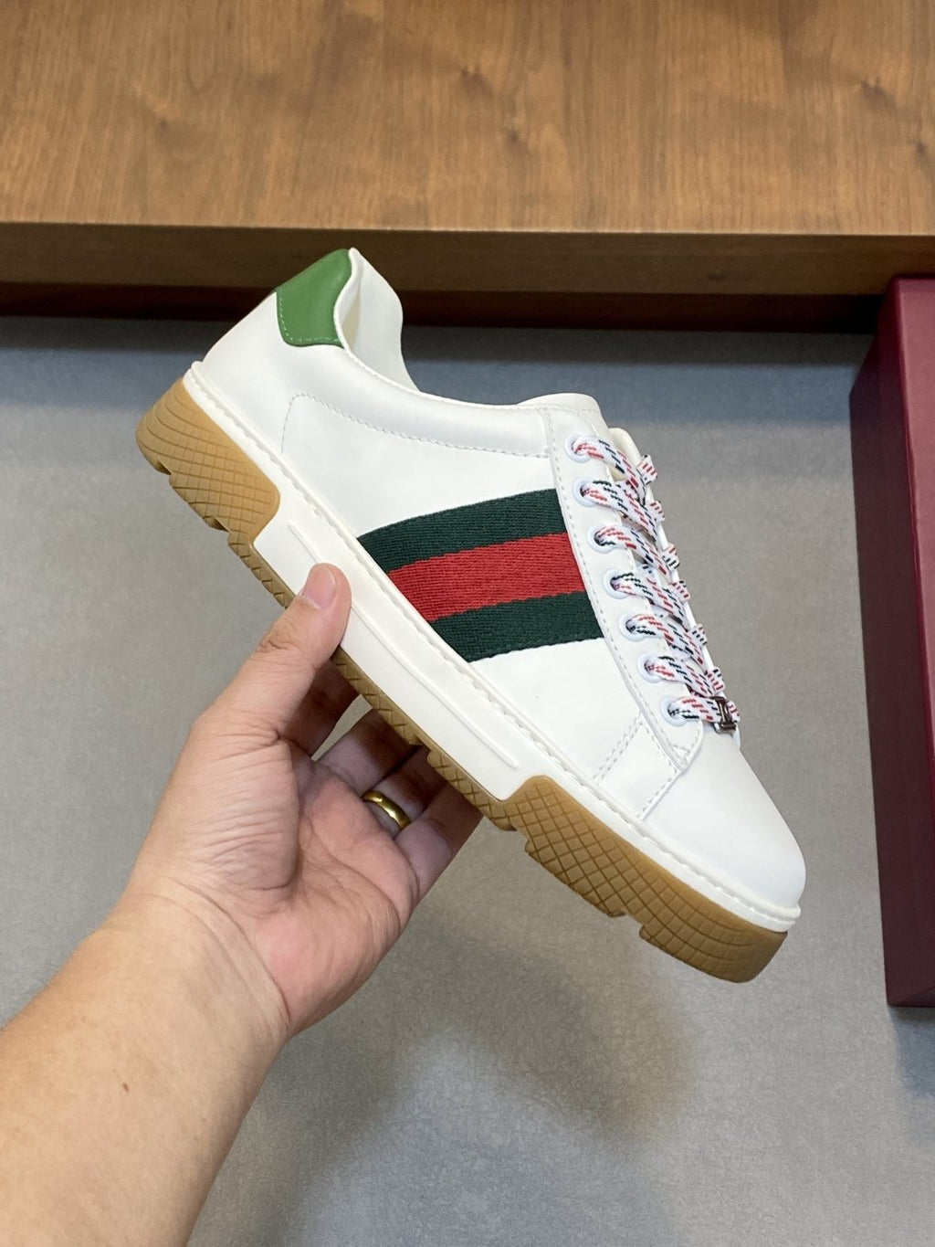 Gucci Stripe Low-Top Sneakers