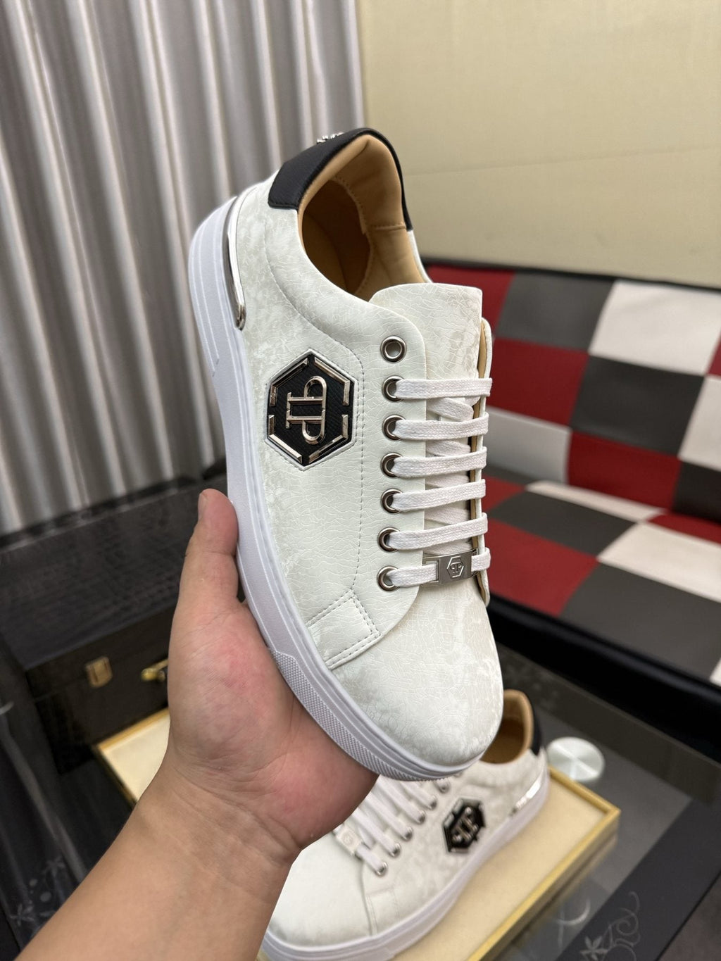 Philipp Plein Emblem Low-Top Sneakers
